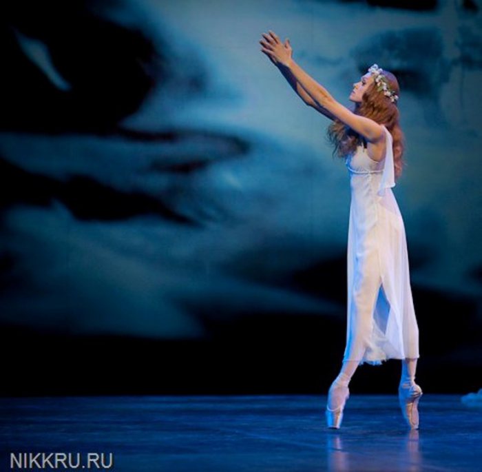 ulyana-lopatkina-monologue-of-ophelia-c2a9-nikolay-krusser01