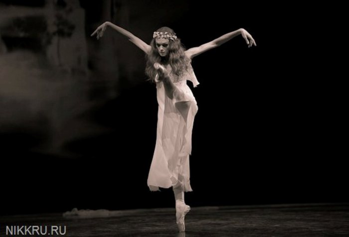 ulyana-lopatkina-monologue-of-ophelia-c2a9-nikolay-krusser07