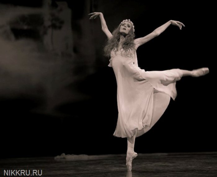 ulyana-lopatkina-monologue-of-ophelia-c2a9-nikolay-krusser08