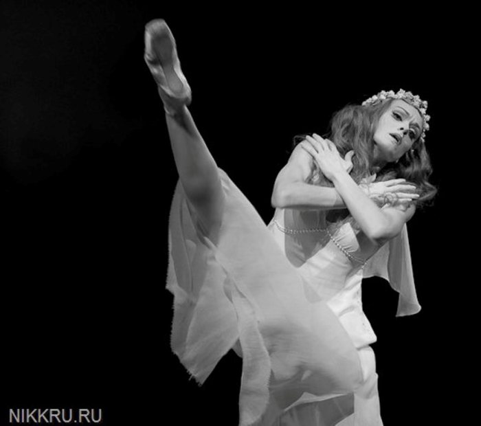 ulyana-lopatkina-monologue-of-ophelia-c2a9-nikolay-krusser09