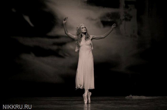 ulyana-lopatkina-monologue-of-ophelia-c2a9-nikolay-krusser20