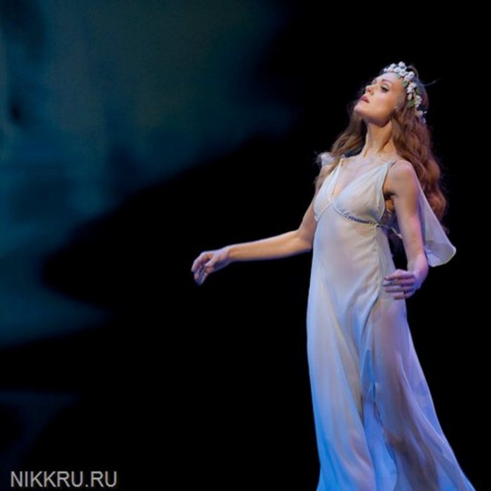 ulyana-lopatkina-monologue-of-ophelia-c2a9-nikolay-krusser23