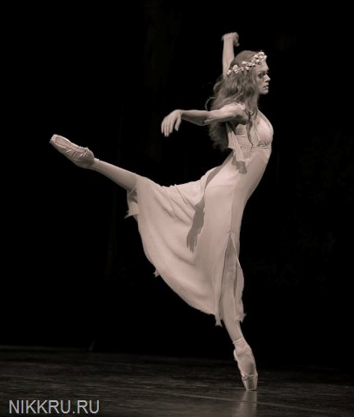 ulyana-lopatkina-monologue-of-ophelia-c2a9-nikolay-krusser24