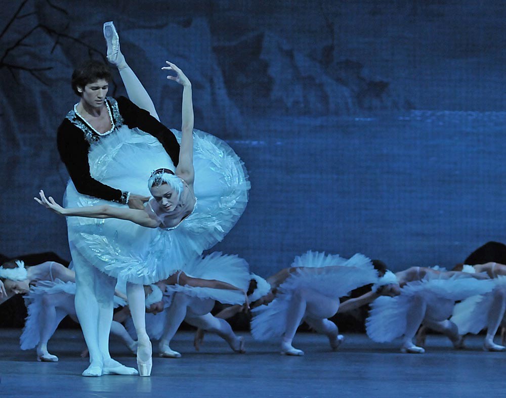 dm_swan_lake_ulyana_lopatkina_danil_korsuntsev_swans_1000.jpg
